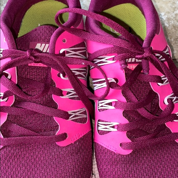 Tennis shoes - Picture 4 of 9